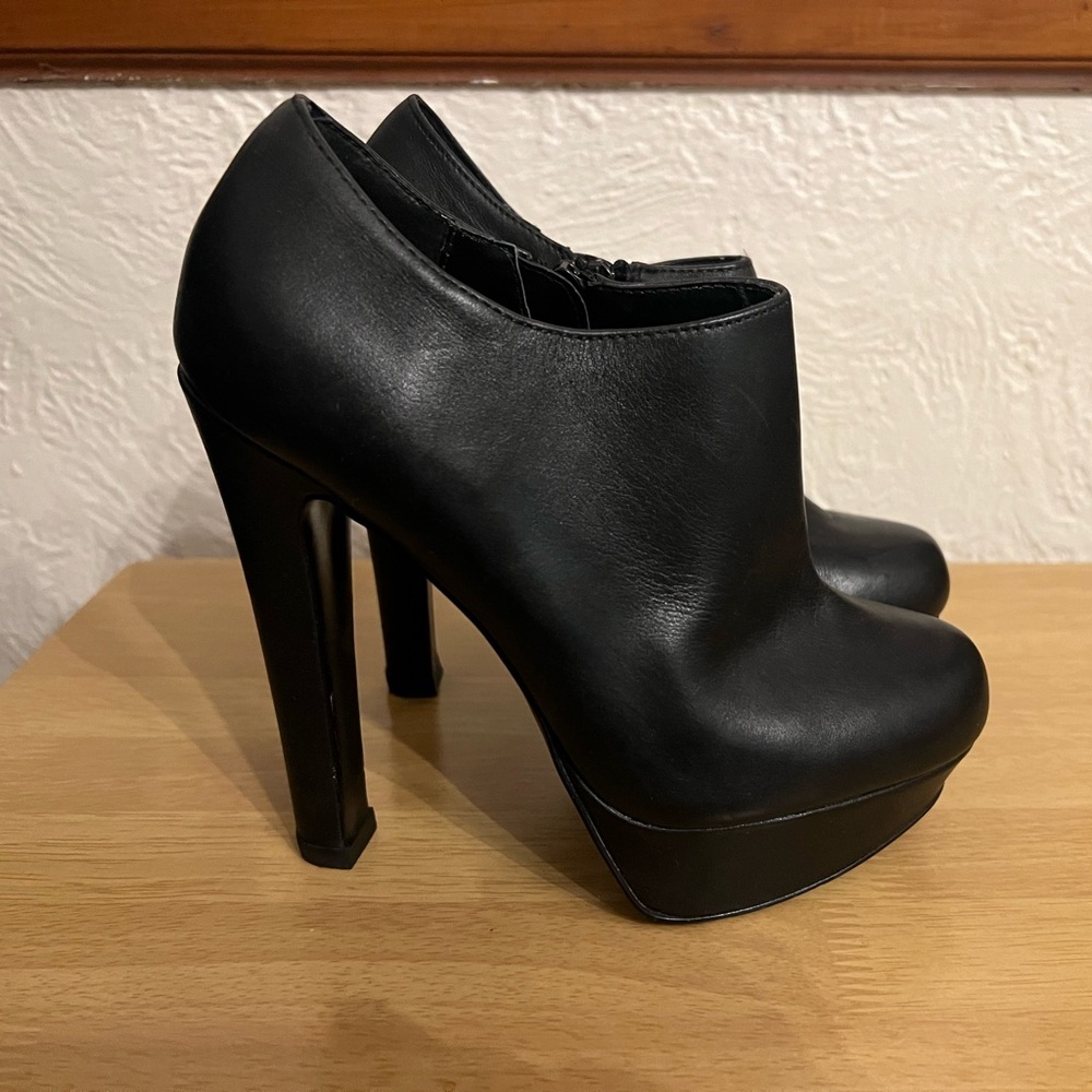 Steve Madden "Belbotm" Booties heels size 6.5 women